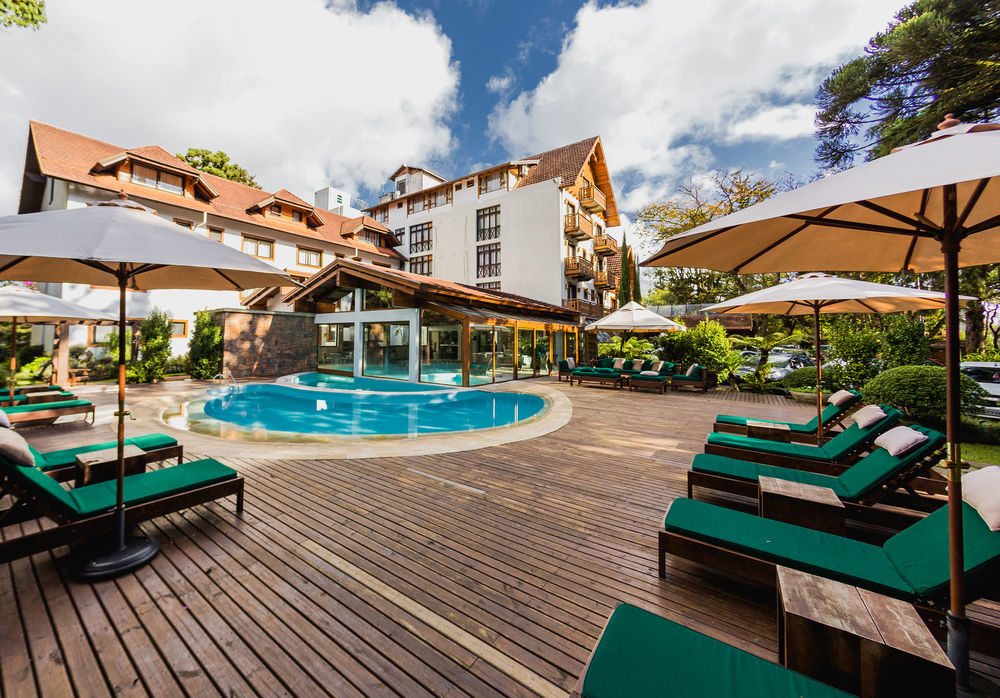 Bavaria Sport Hotel Gramado Bagian luar foto The pool at the hotel