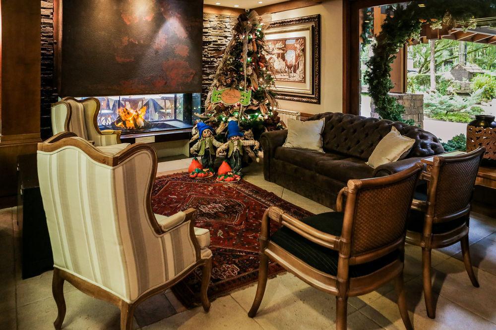 Bavaria Sport Hotel Gramado Bagian luar foto The interior of the home of the late Michael Jackson